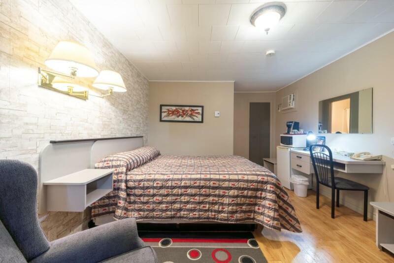 Motel Claude Degelis Εξωτερικό φωτογραφία