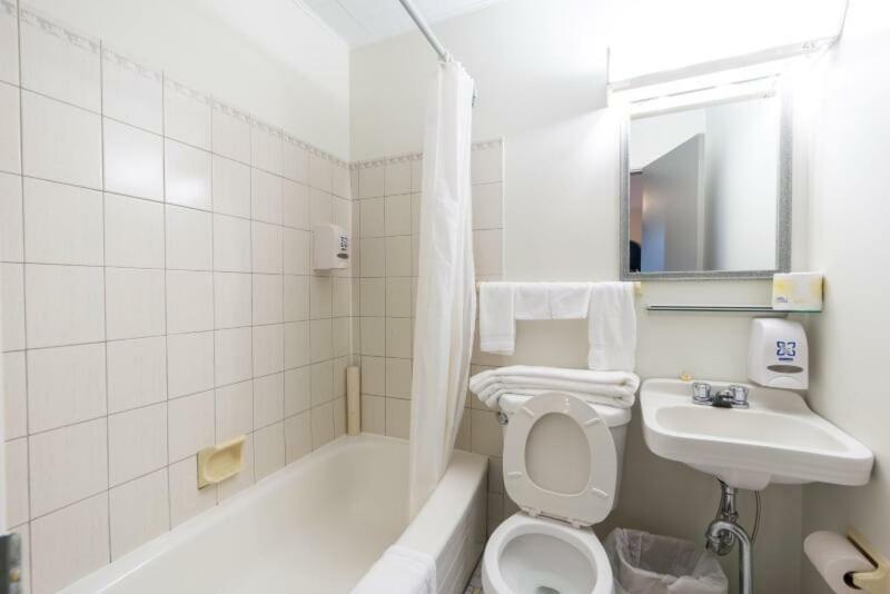 Motel Claude Degelis Εξωτερικό φωτογραφία