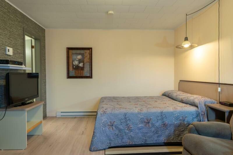 Motel Claude Degelis Εξωτερικό φωτογραφία
